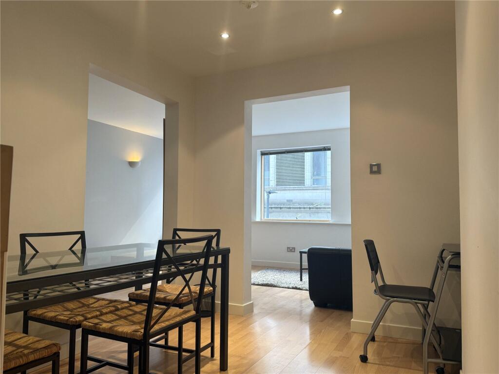 Apartment in Leeds - View 3