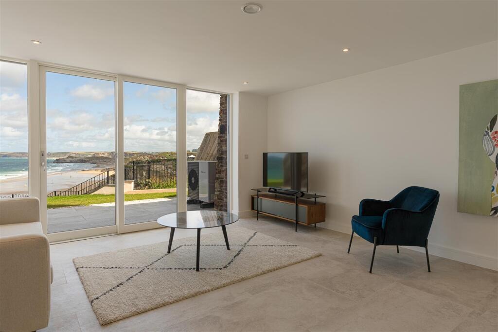 House in Newquay, Trenance - More