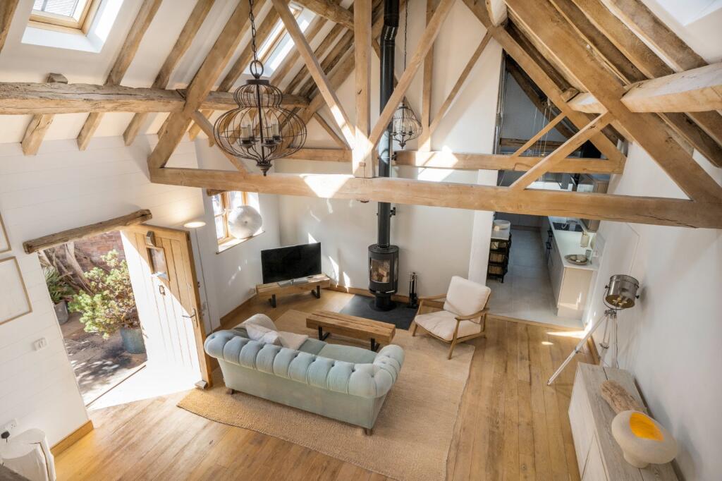 House in Worcester - View 2