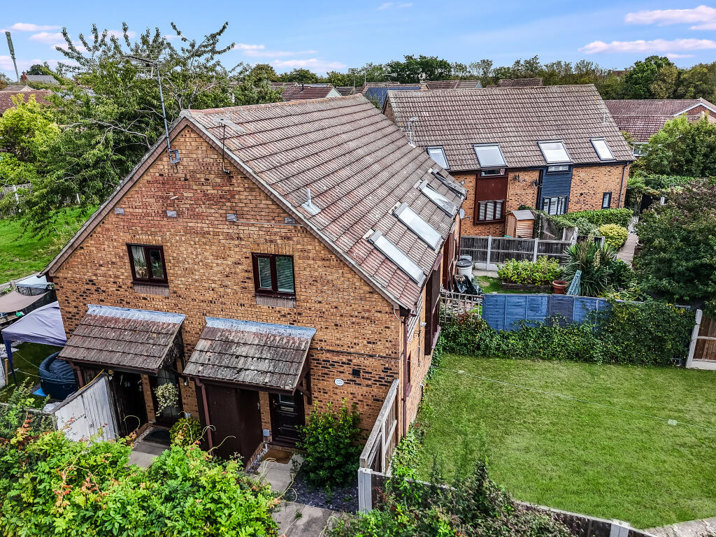 1-bed terraced on Rubens Gate, Springfield, Chelmsford, £240,000