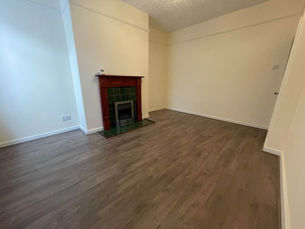 House in Oldham, Greater Manchester - View 4