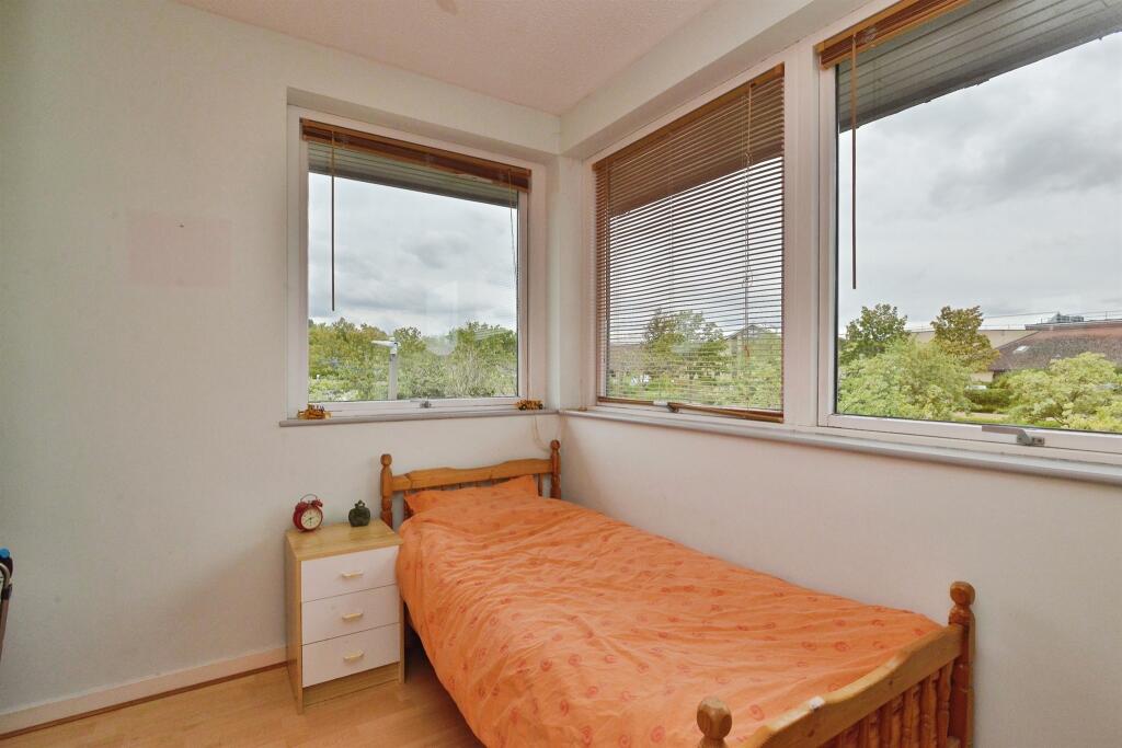 Apartment in Milton Keynes, Shenley Wood, Shenley Church End - More