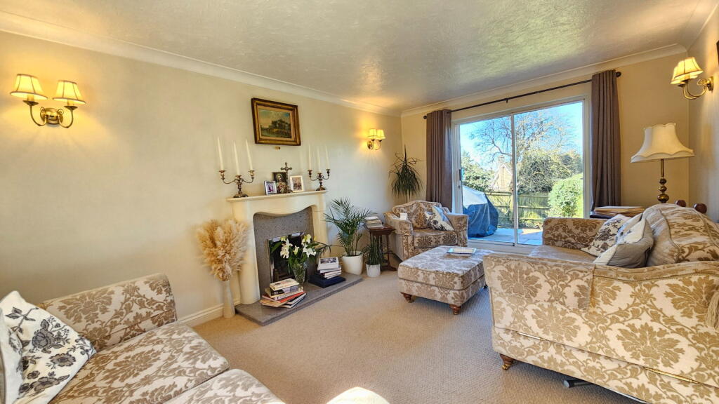 House in Basingstoke and Deane, Kingsclere - View 2