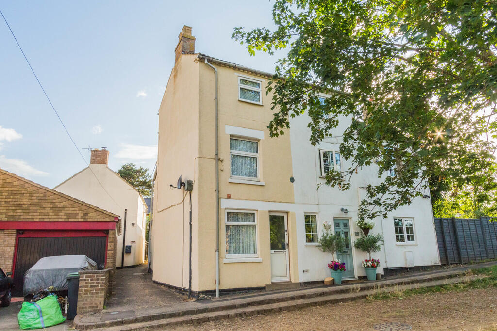 Main image of property: High Street, Woodford