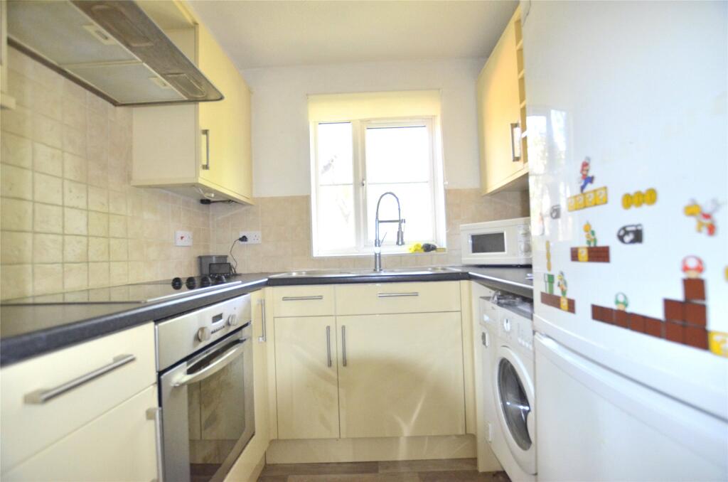 Apartment in Sutton - View 5