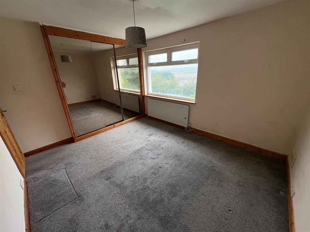 House in Bradford, Denholme - View 5