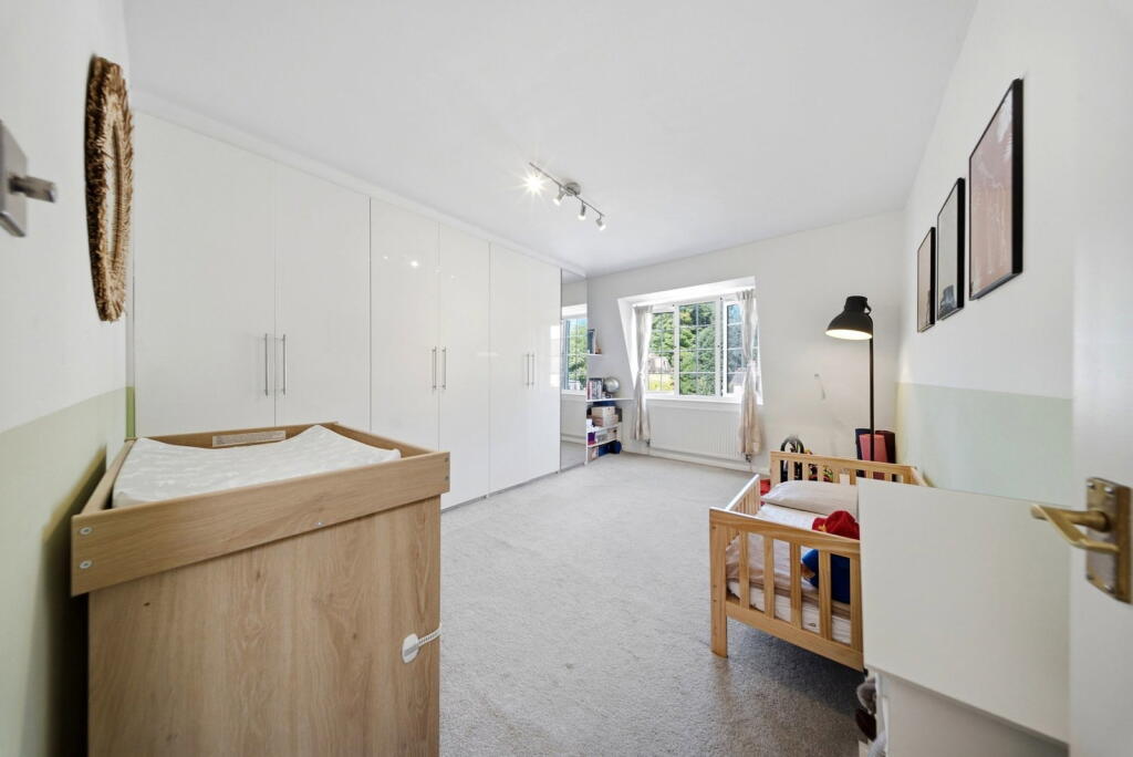 Apartment in London - More