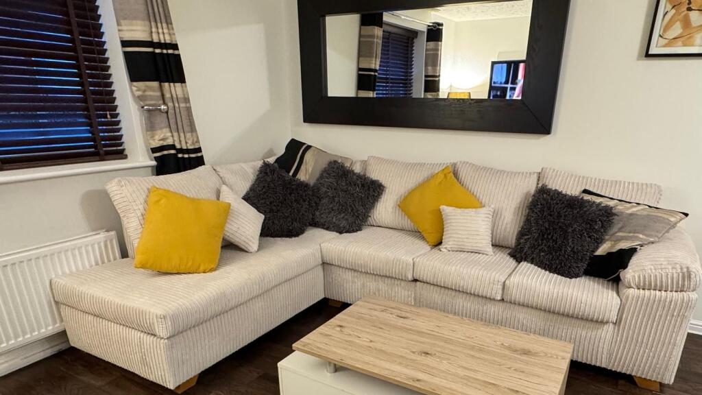 Apartment in Solihull - View 3