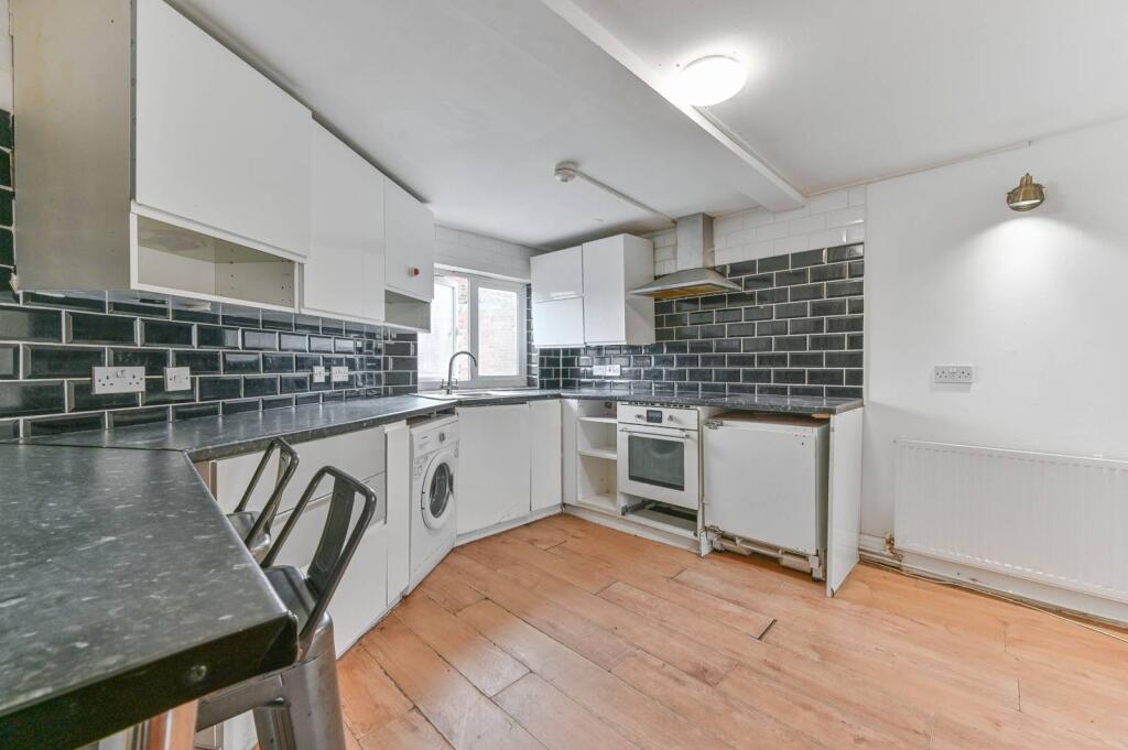 Main image of property: Sydenham Road, Croydon, CR0