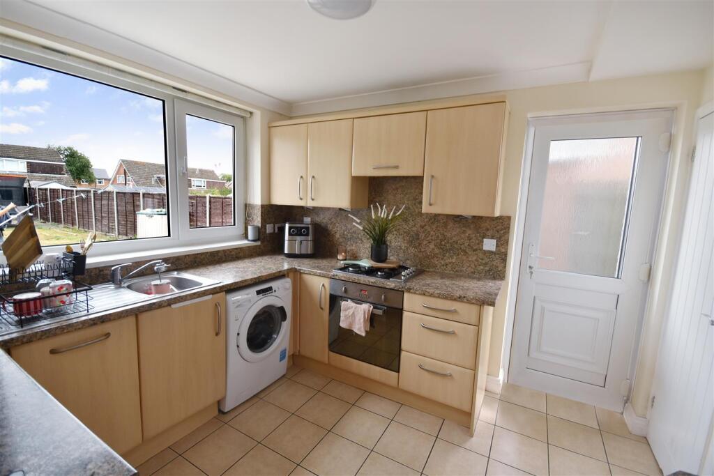 Glyndebourne Gardens, Corby, NN18 0PZ - View 5