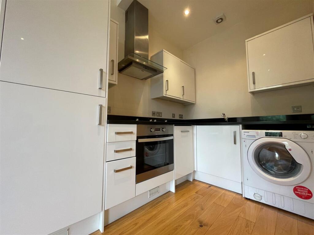 Apartment in London - View 4