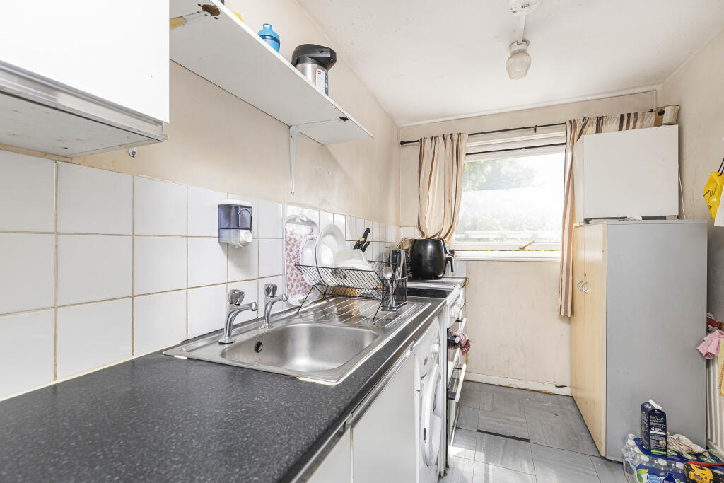 Manaton Close, London, SE15 photo 2