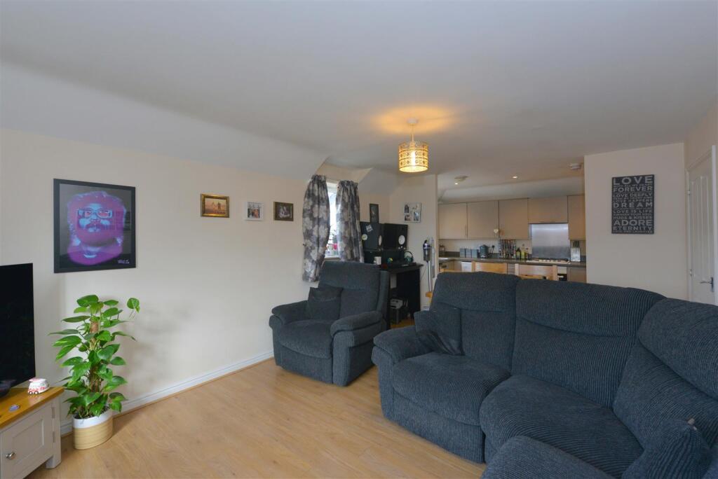 17 Poplar Close, Spring Gardens, Shrewsbury photo 4