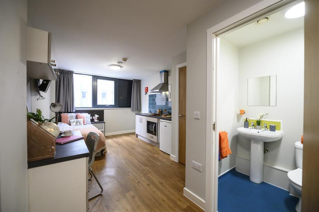 Apartment in Sheffield - View 4