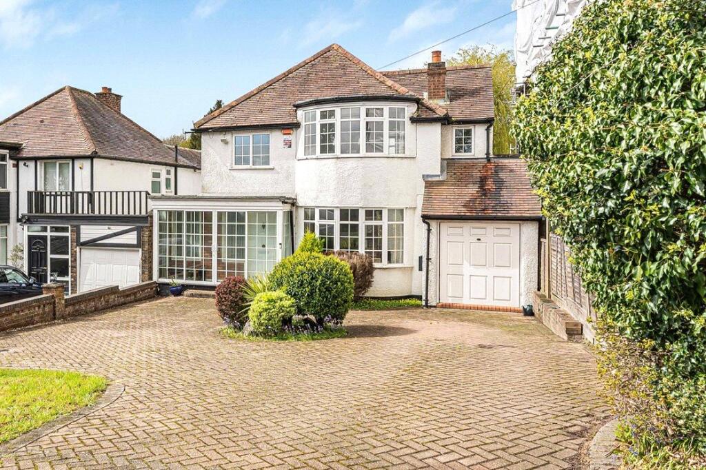 Main image of property: Barnet Gate Lane, Arkley, EN5