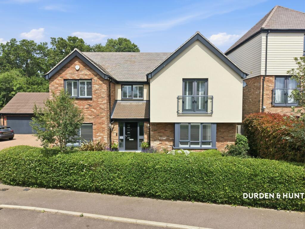 Main image of property: Park View, Chigwell, IG7