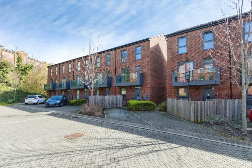 Main image of property: Carnforth Avenue, Wakefield, West Yorkshire, WF1