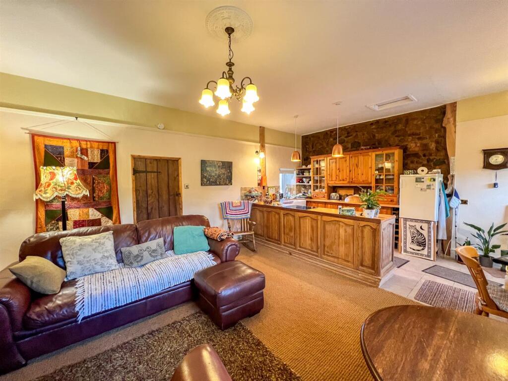 House in Newcastle upon Tyne - More