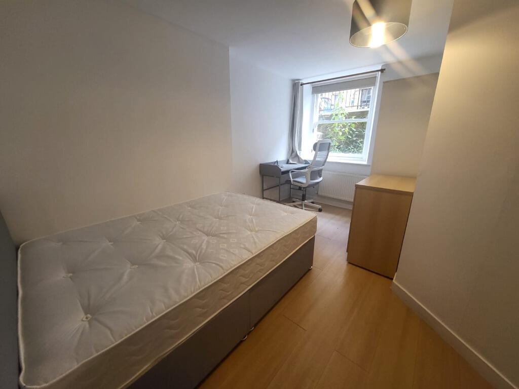 6 bedroom duplex for rent