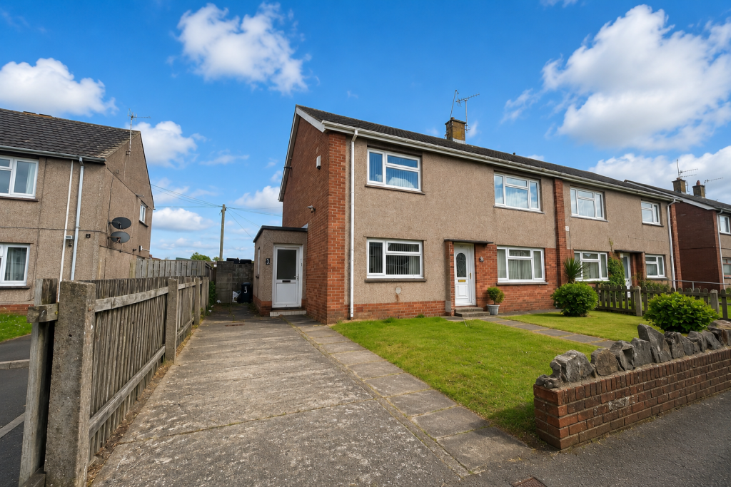 2-bed flat on Dalton Road, Port Talbot, SA12, £95,000
