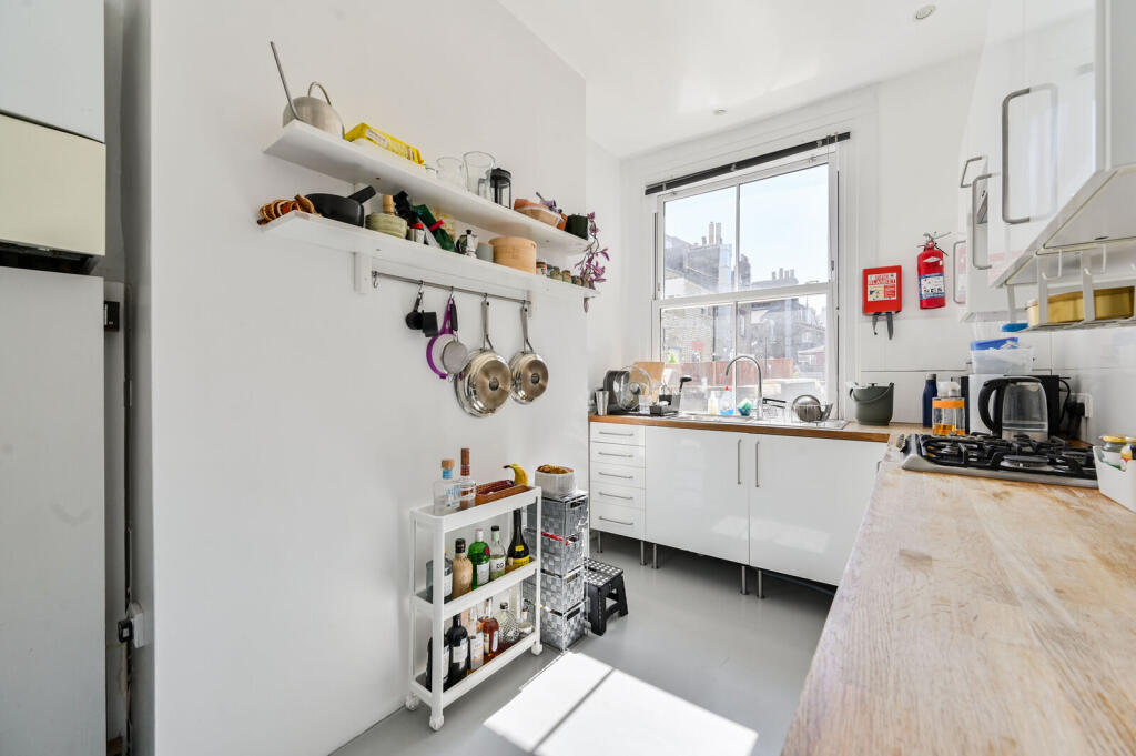 Apartment in London - View 5