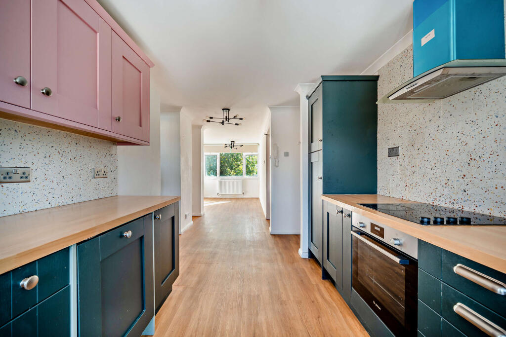 Apartment in Slough - View 2