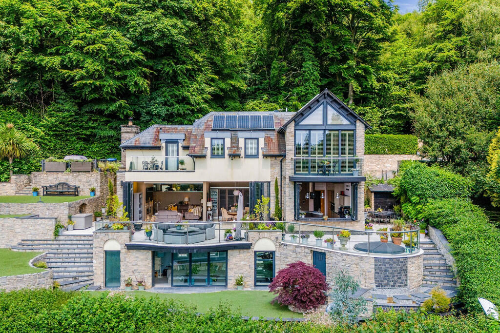 Main image of property: Trevereux Hill, Oxted