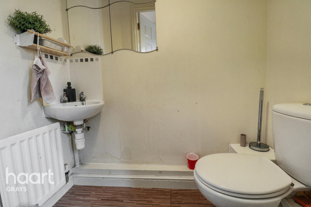 Caspian Close, Purfleet photo 3