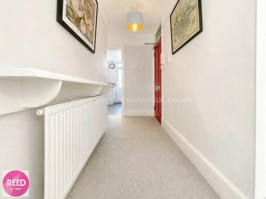 St. Johns Court, Westcliff On Sea photo 4