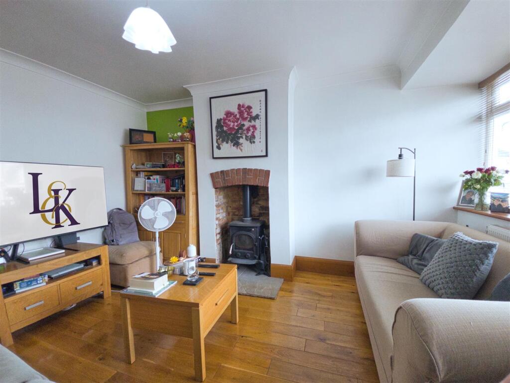 Warwick Crescent, Melksham photo 5