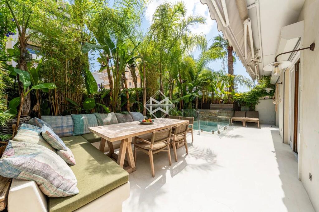 Main image of property: Provence-Alps-Cote d`Azur, Alpes-Maritimes, Cannes