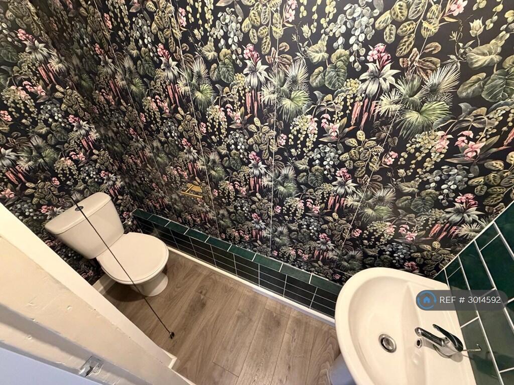 House in Nottingham - View 5