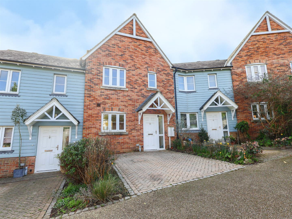 Main image of property: Station Mews, Cooksbridge, BN8 4FE