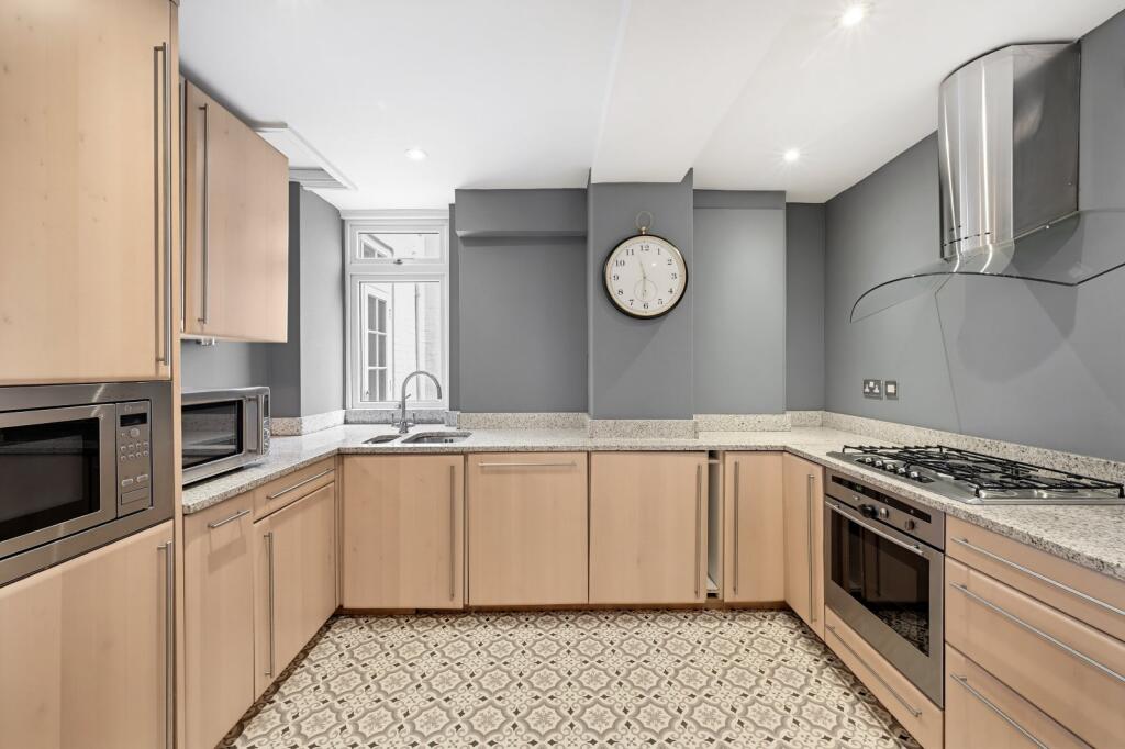 Apartment in London - View 5