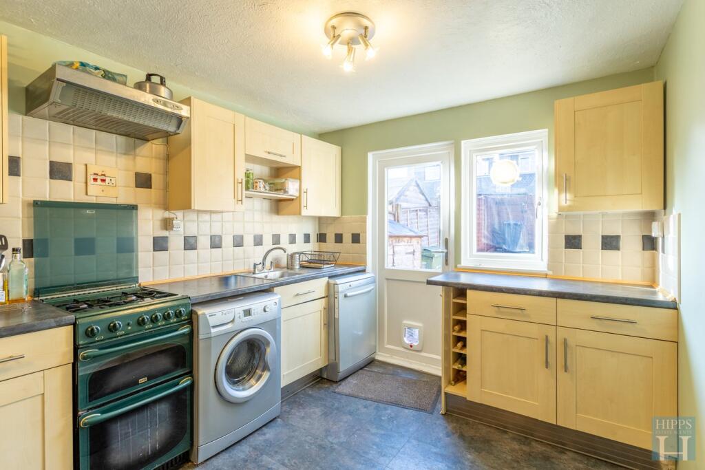 Rowan Close, Guildford, GU1 photo 3
