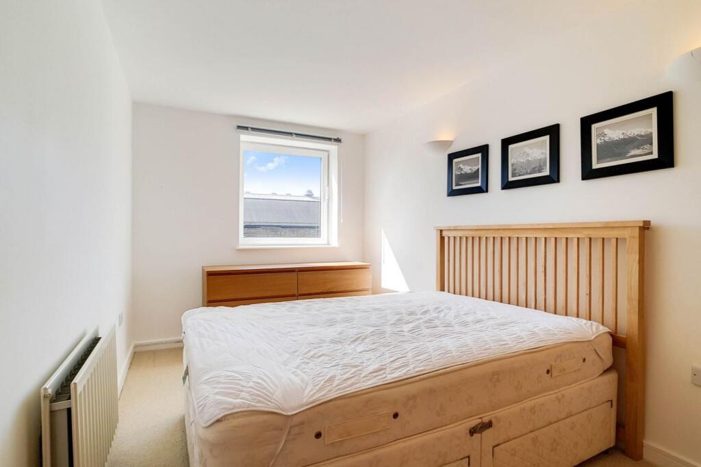 Apartment in London - More
