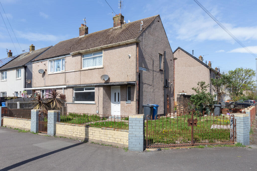 2-bed terraced on Chatsworth Avenue,  Fleetwood, FY7, £105,000