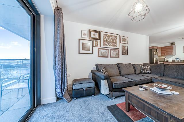Apartment in Newbury, Greenham - View 6