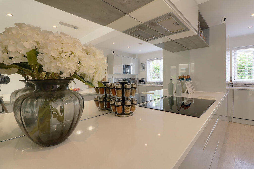 House in Clanfield - View 3