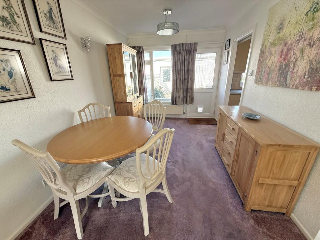 Eastergate Green, Rustington photo 4