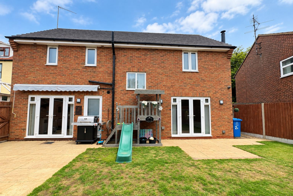 House in Desborough, North Northamptonshire - View 5