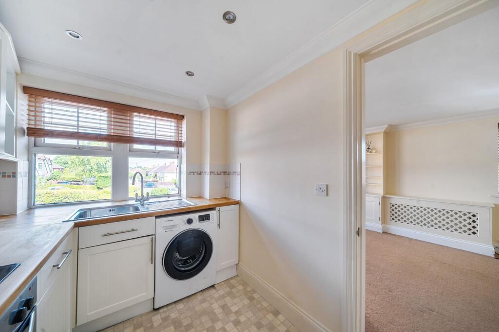 Apartment in Lymington - View 5