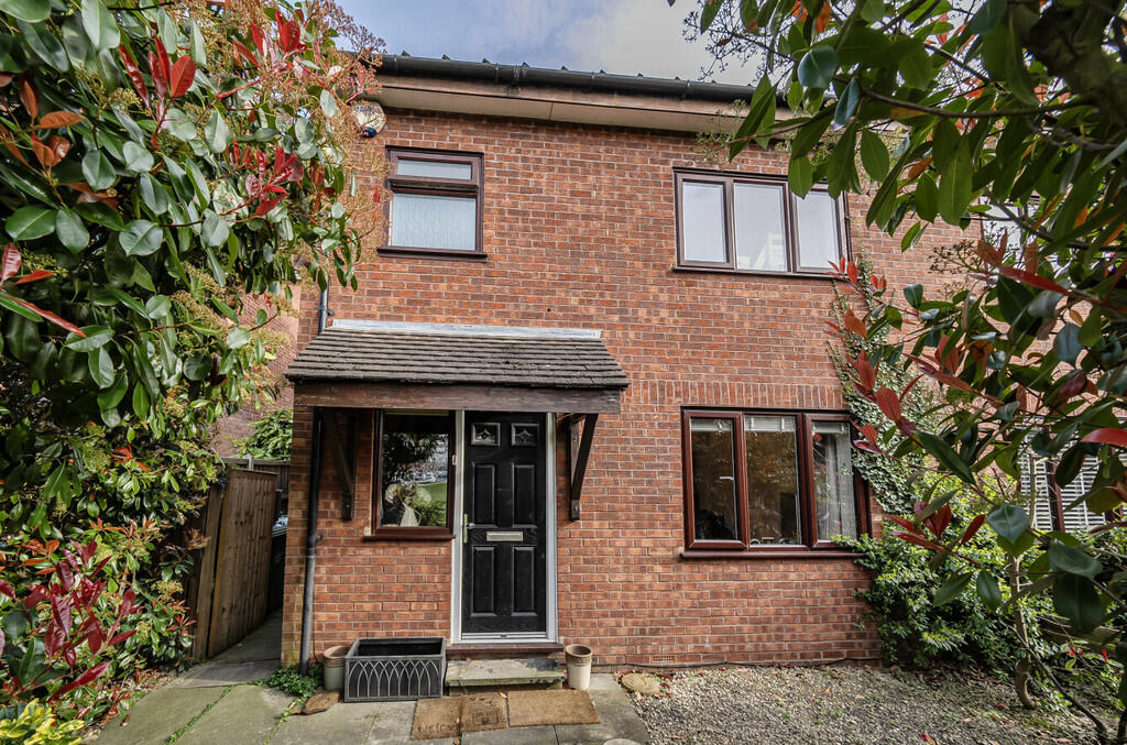 Main image of property: Milner Walk, London, SE9 2HS