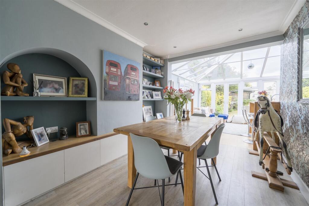 Balmoral Crescent, West Molesey photo 4