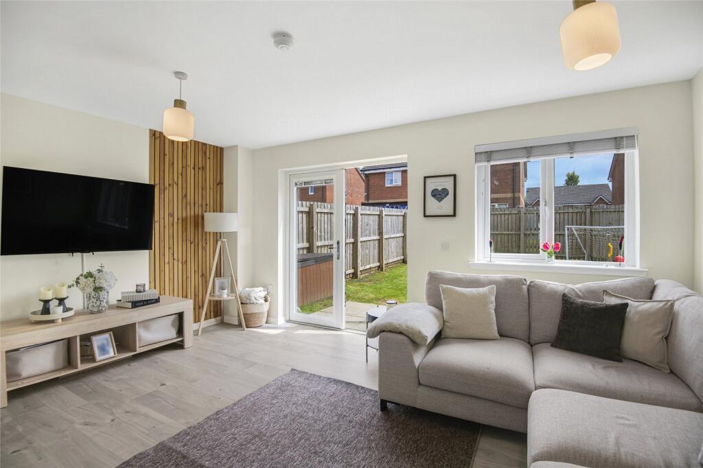 Broomfield Court, Barmulloch, Glasgow, G21 photo 2