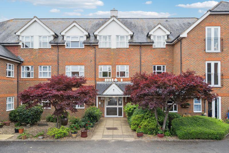 2-bed other on Central Marlow-Retirement apartment, £375,000