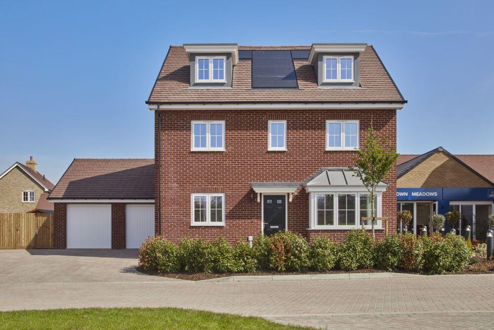 Goldfinch Drive , 
Faversham ,
Kent,
ME13 8BJ - View 2