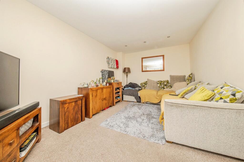 House in Mid Suffolk, Great Blakenham - View 2