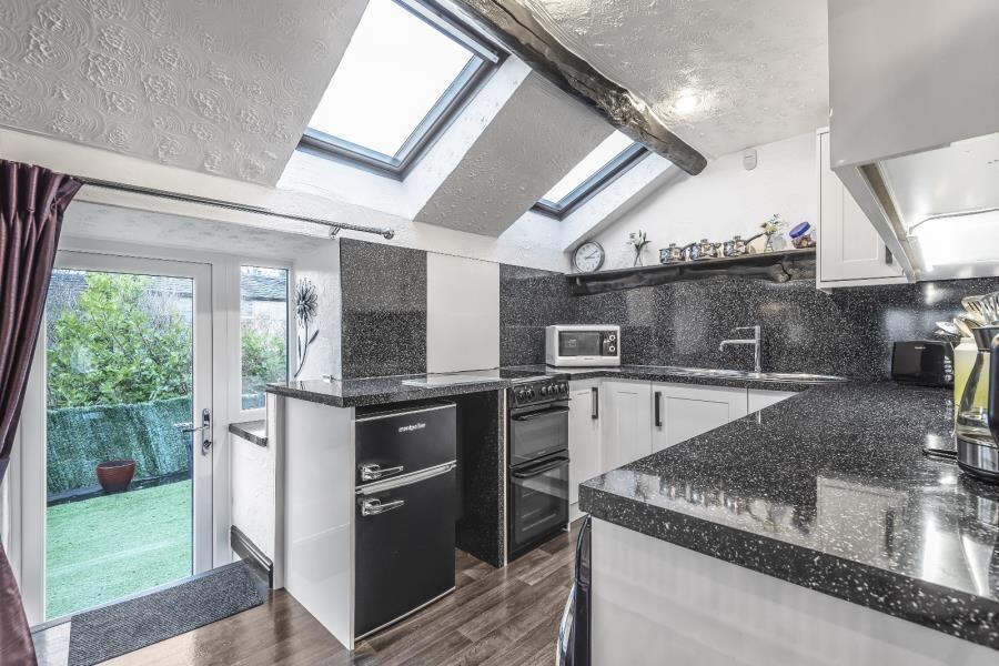 Apartment in Bradford, Thackley, Idle - More