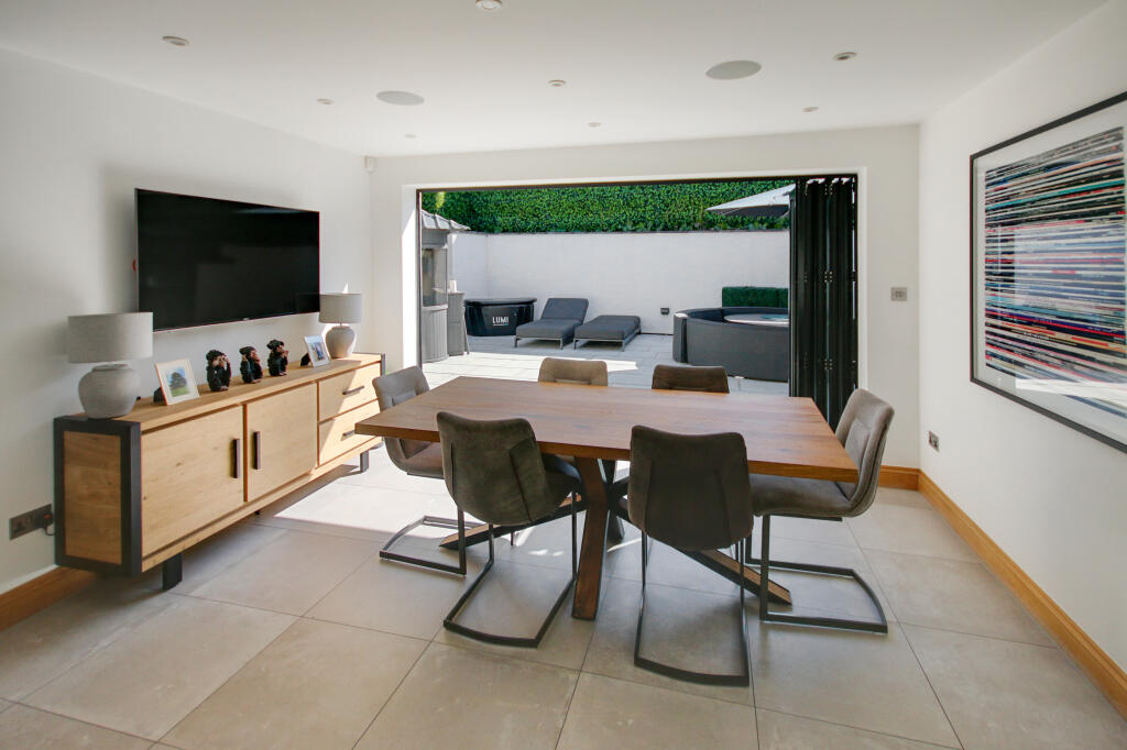 House in East Grinstead, West Hoathly - View 4